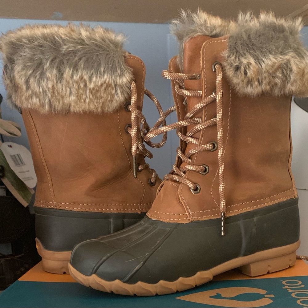 Women’s duck boots